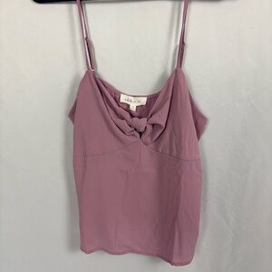 Pink Rose 
Medium 
Ties in front